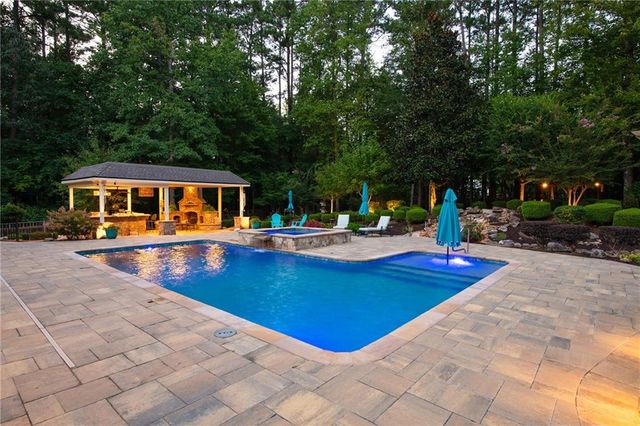 5300 Hill Road NW, Acworth, GA 30101