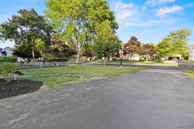 45 Thomas Jefferson Lane, Amherst, NY 14226