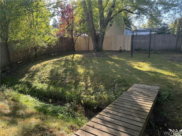 45 Thomas Jefferson Lane, Amherst, NY 14226