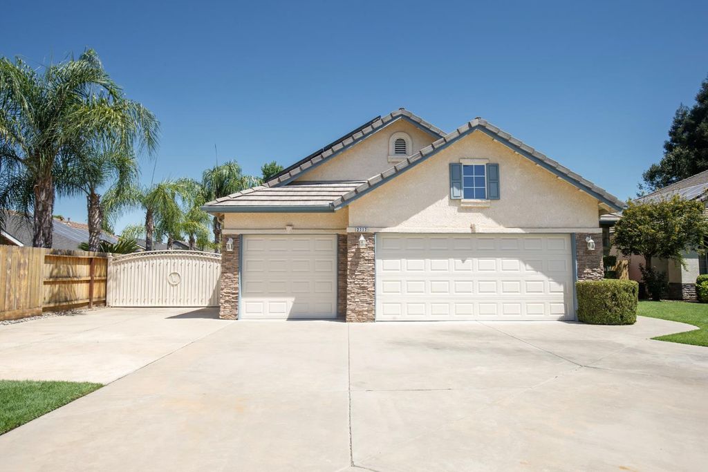 Image 1 of property listing at 2717 San Gabriel Avenue, Clovis, CA 93611