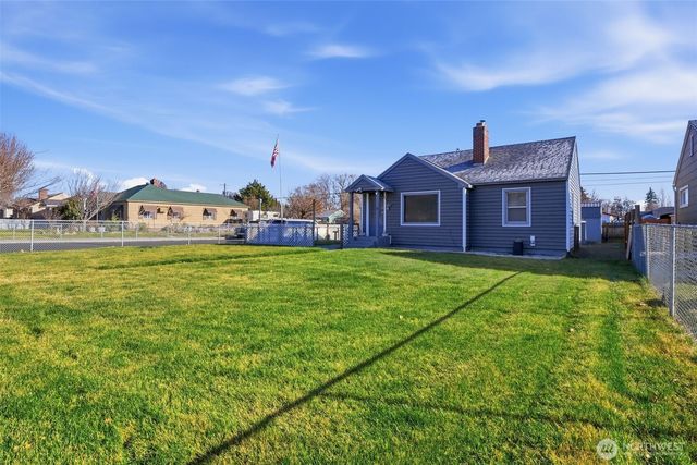 204 E Street, Ephrata, WA 98823