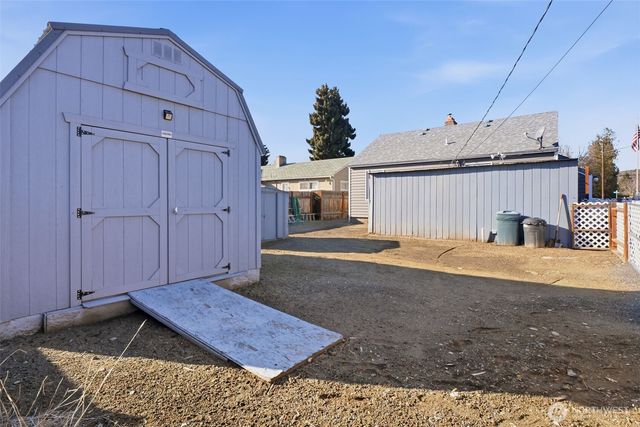 204 E Street, Ephrata, WA 98823