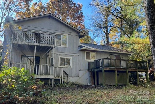 3 Canterbury Place Road, Arden, NC 28704