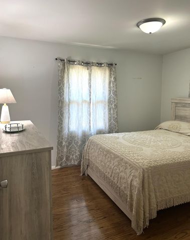 1243 N Lafayette Court, Griffith, IN 46319