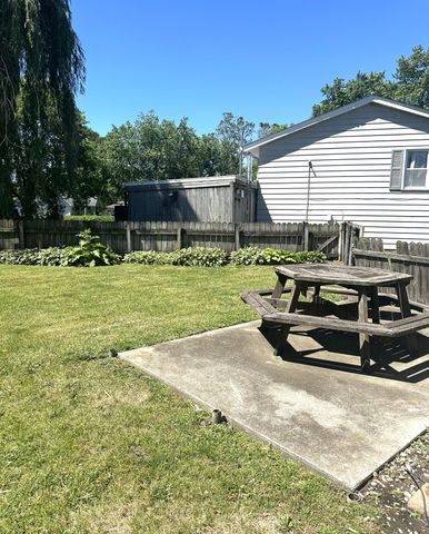 1243 N Lafayette Court, Griffith, IN 46319