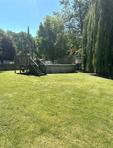 1243 N Lafayette Court, Griffith, IN 46319