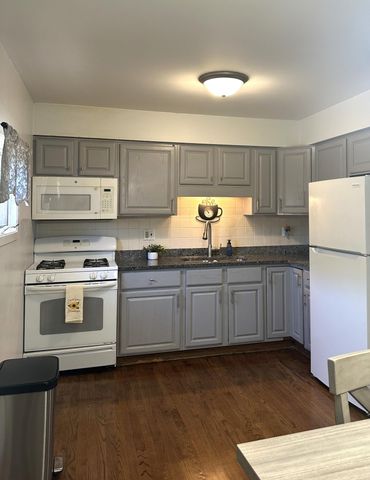 1243 N Lafayette Court, Griffith, IN 46319