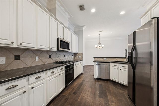 5208 Blossom Street 5, Houston, TX 77007