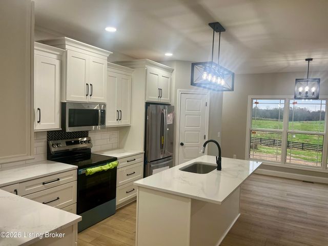 308 J Thompson Rd, Rineyville, KY 40162