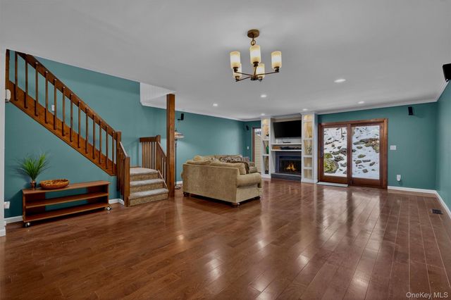 13 Butternut Court, Highland Mills, NY 10930