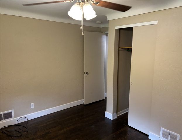 931 Hilltop St, Munhall, PA 15120
