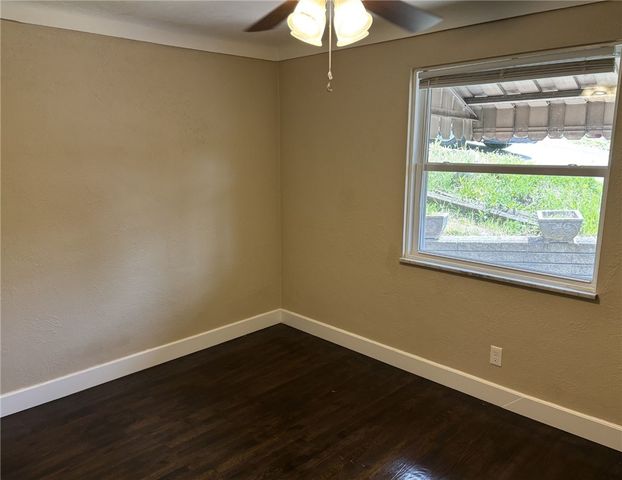 931 Hilltop St, Munhall, PA 15120