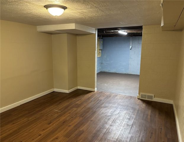 931 Hilltop St, Munhall, PA 15120