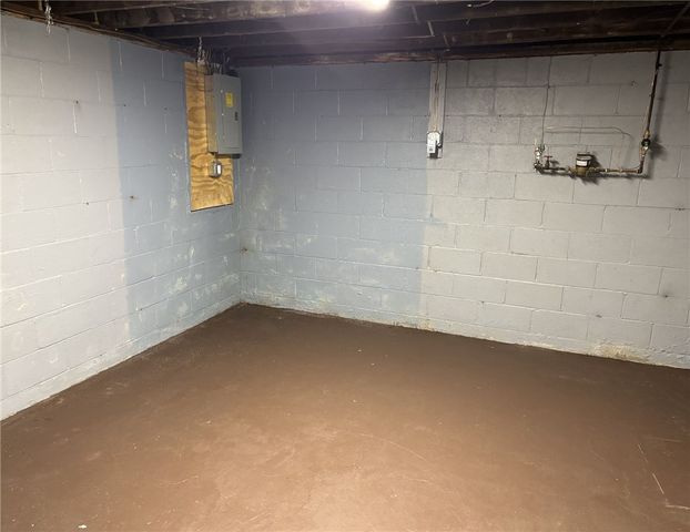931 Hilltop St, Munhall, PA 15120