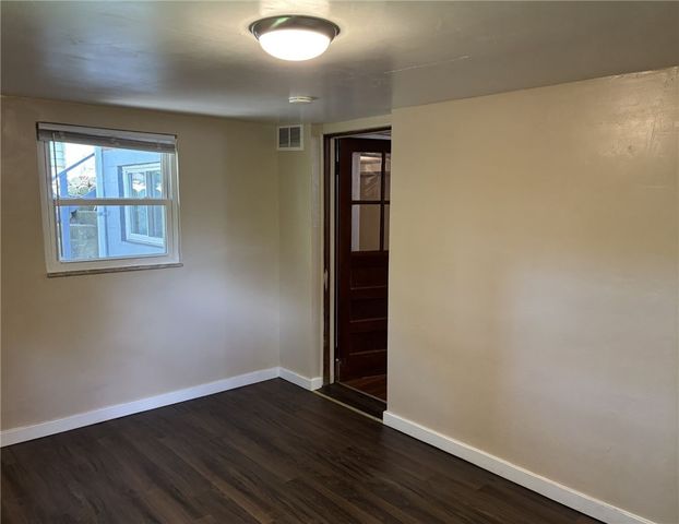 931 Hilltop St, Munhall, PA 15120