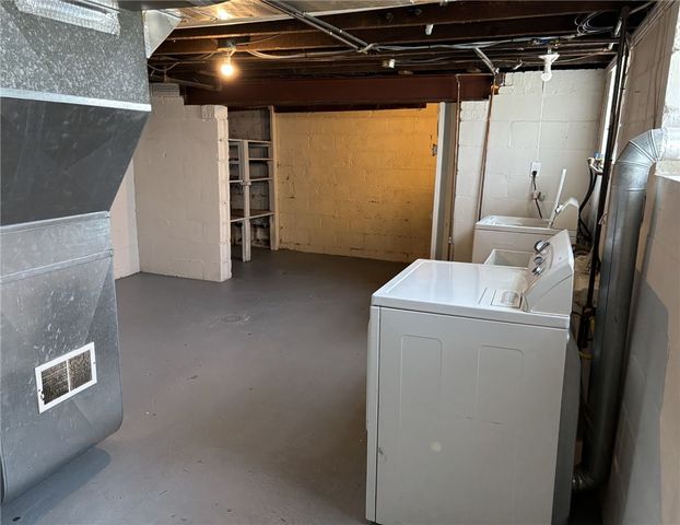 931 Hilltop St, Munhall, PA 15120