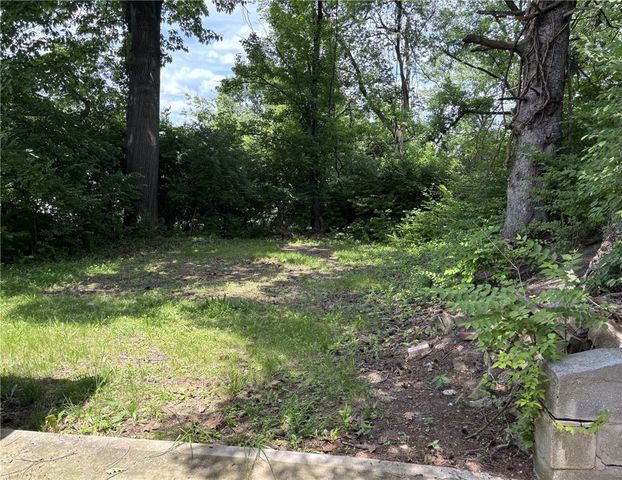 931 Hilltop St, Munhall, PA 15120