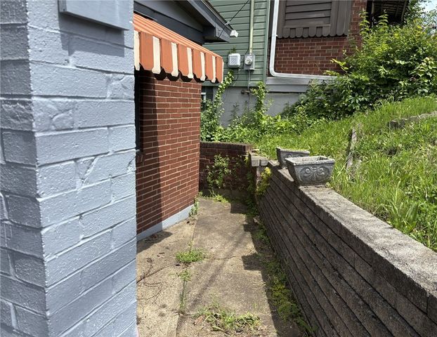 931 Hilltop St, Munhall, PA 15120