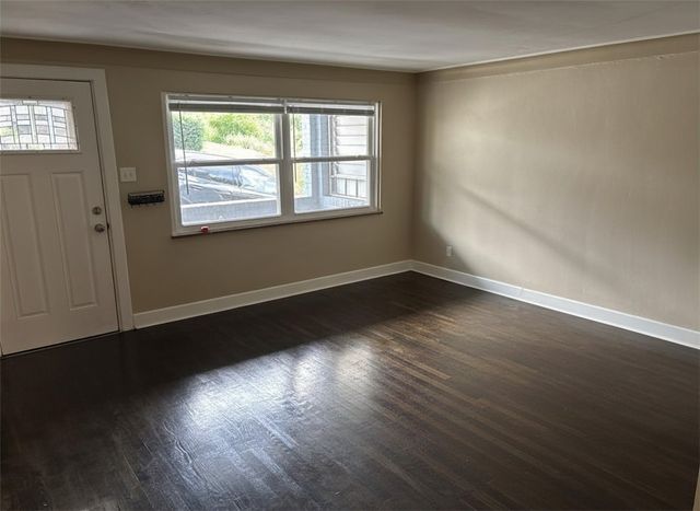931 Hilltop St, Munhall, PA 15120