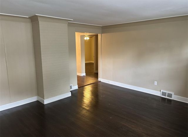 931 Hilltop St, Munhall, PA 15120