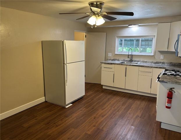 931 Hilltop St, Munhall, PA 15120