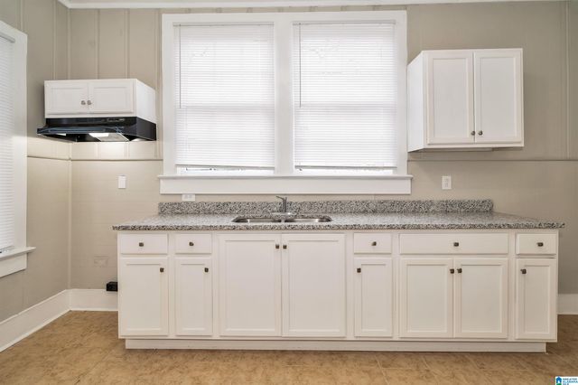 2321 10TH AVENUE N, Bessemer, AL 35020