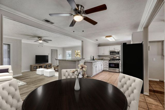 1017 Hoke Smith Drive, Dallas, TX 75224
