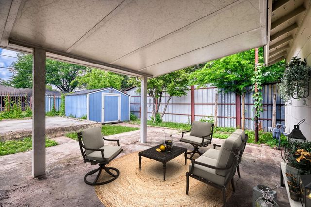 1017 Hoke Smith Drive, Dallas, TX 75224