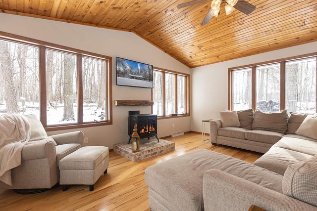 7186 CLARK POINT ROAD, Winneconne, WI 54986