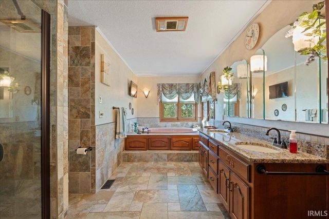 3960 E 500 N, Columbia City, IN 46725