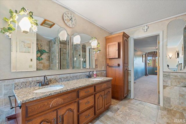 3960 E 500 N, Columbia City, IN 46725