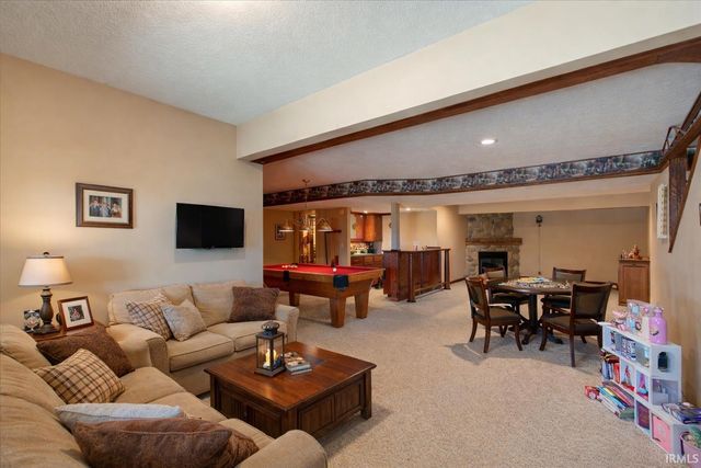 3960 E 500 N, Columbia City, IN 46725