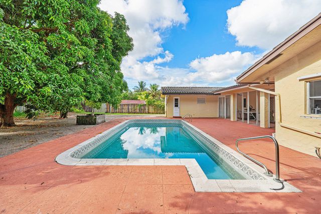 1200 NW 4TH Avenue, Boca Raton, FL 33432