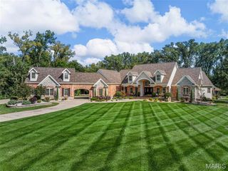 261 Bless Us Drive E, Wentzville, MO 63385