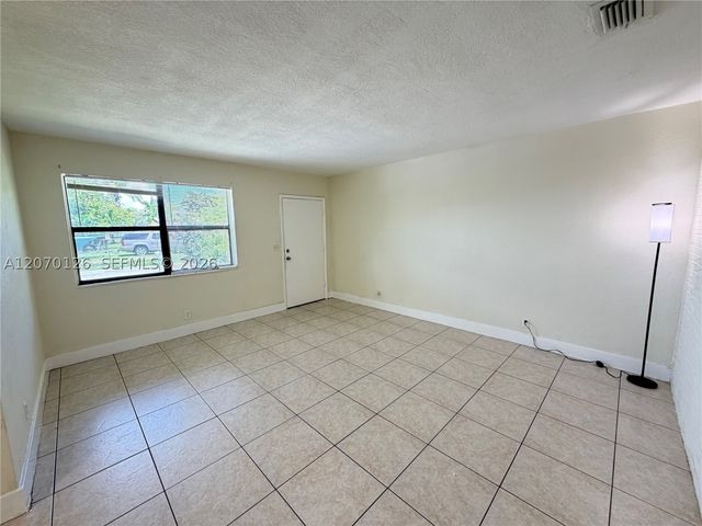 333 NW 2nd Ave 5, Hallandale Beach, FL 33009