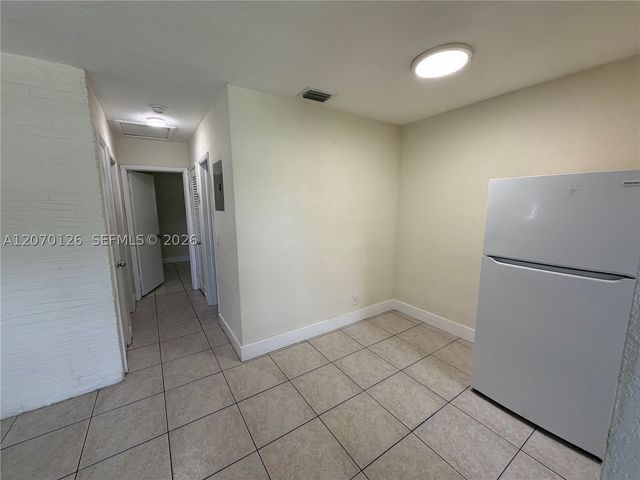 333 NW 2nd Ave 5, Hallandale Beach, FL 33009