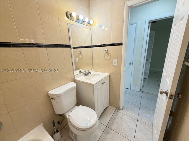 333 NW 2nd Ave 5, Hallandale Beach, FL 33009