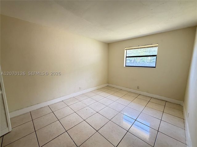 333 NW 2nd Ave 5, Hallandale Beach, FL 33009