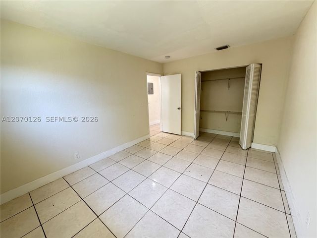 333 NW 2nd Ave 5, Hallandale Beach, FL 33009