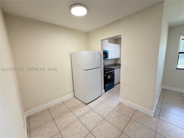 333 NW 2nd Ave 5, Hallandale Beach, FL 33009
