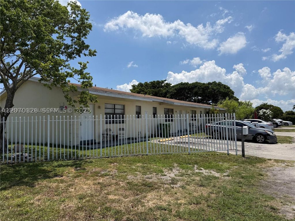 333 NW 2nd Ave 5, Hallandale Beach, FL 33009