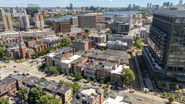 451 Park Dr 2B, Boston, MA 02215