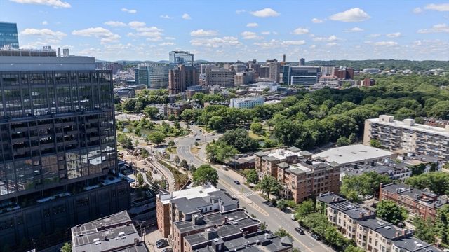 451 Park Dr 2B, Boston, MA 02215