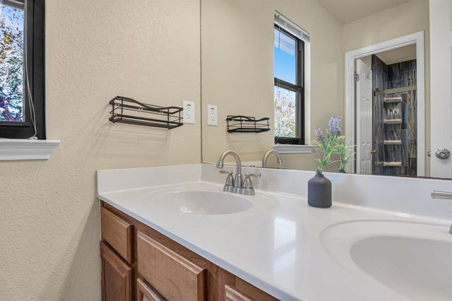 1803 Lion Heart DR, Cedar Park, TX 78613