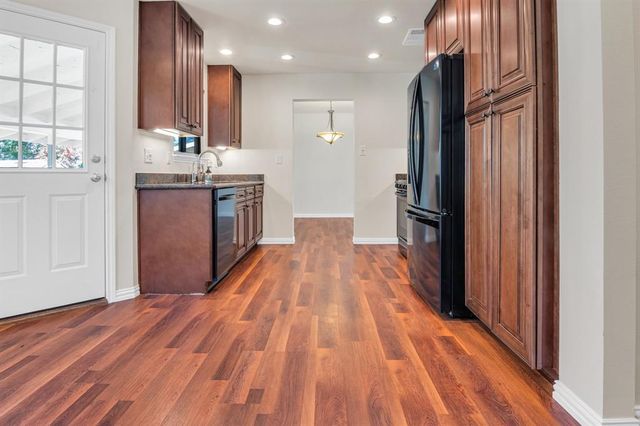 1803 Lion Heart DR, Cedar Park, TX 78613