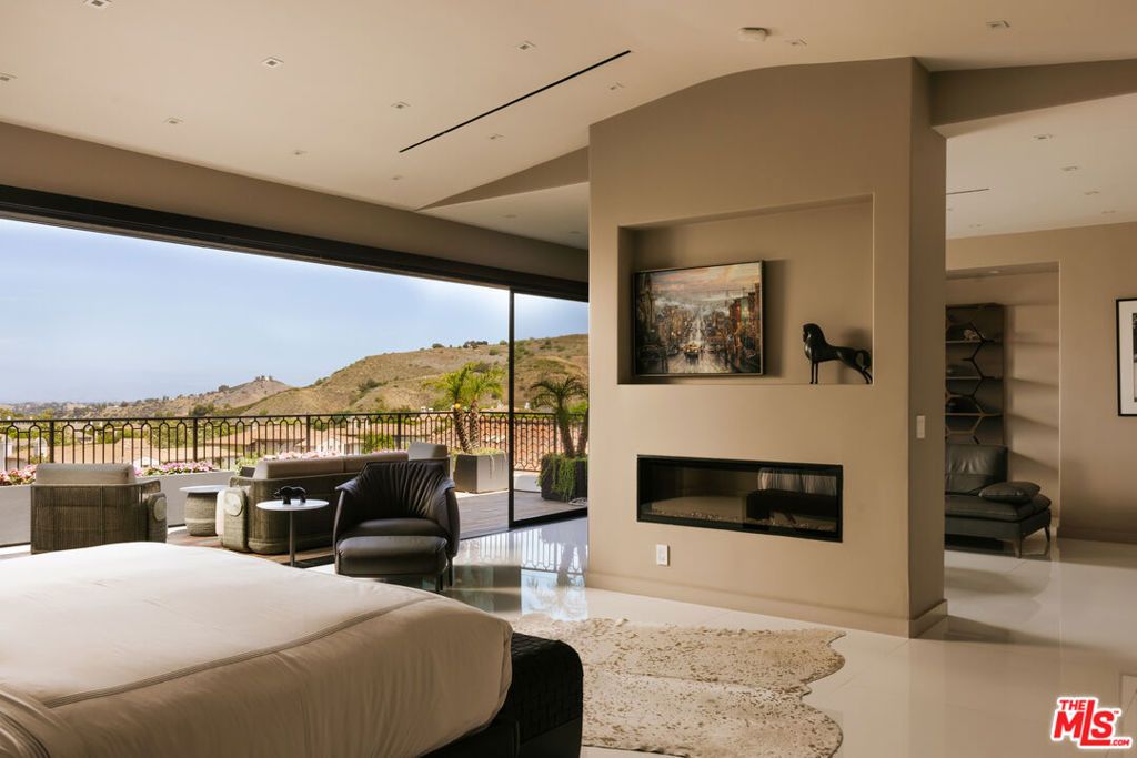 Image 22 of property listing at 25571 Prado De Azul, Calabasas, CA 91302