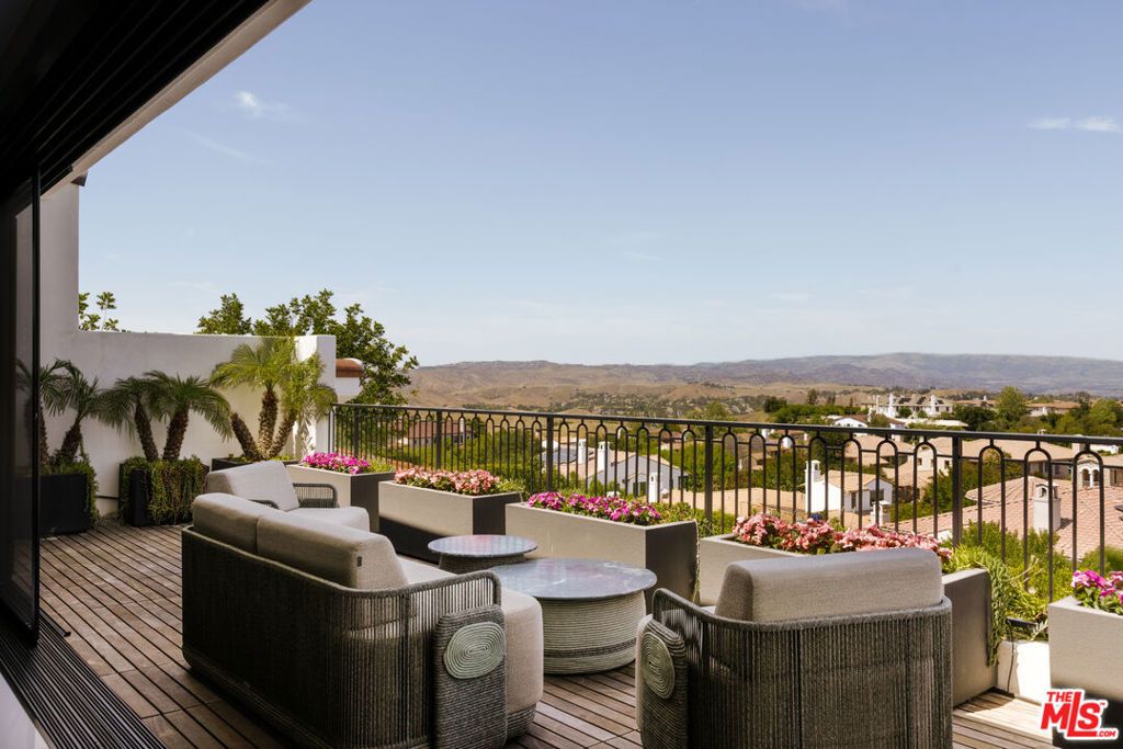 Image 28 of property listing at 25571 Prado De Azul, Calabasas, CA 91302