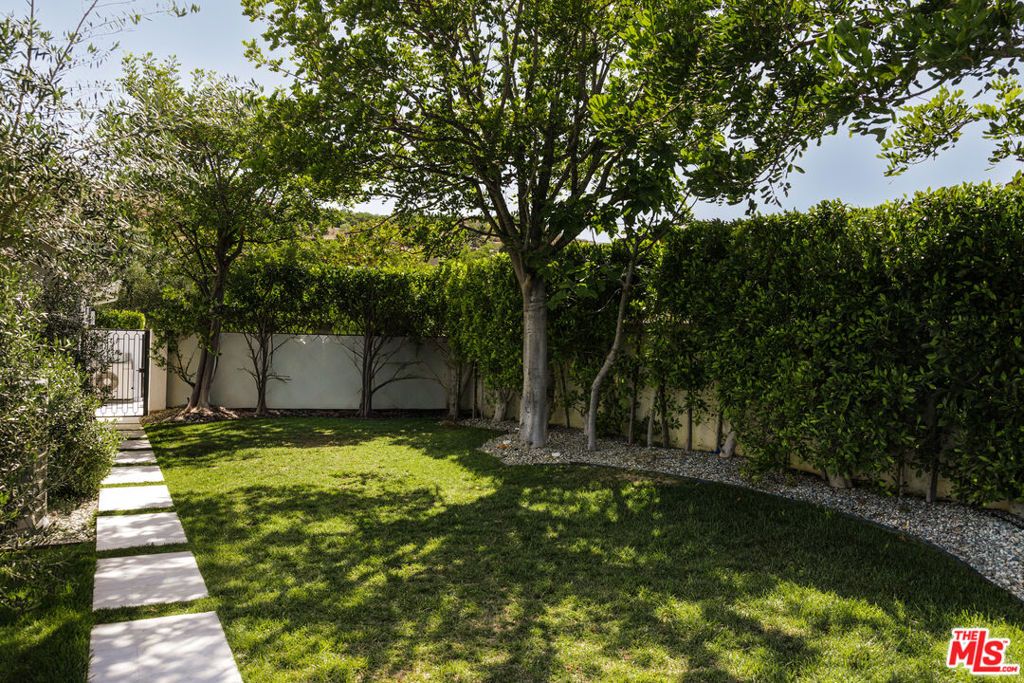 Image 43 of property listing at 25571 Prado De Azul, Calabasas, CA 91302