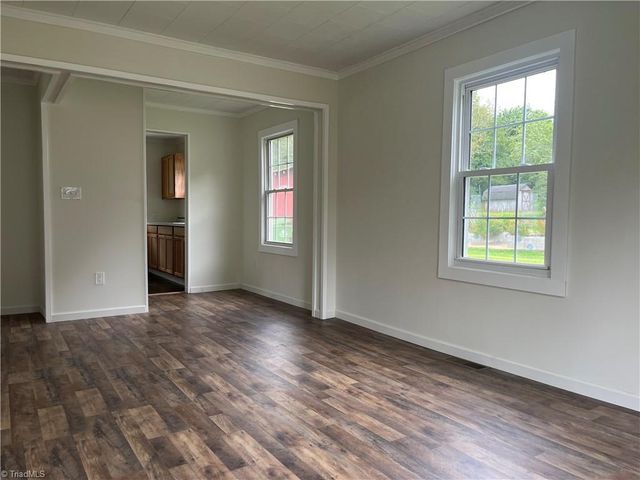 413 Leonford Street, Lexington, NC 27292