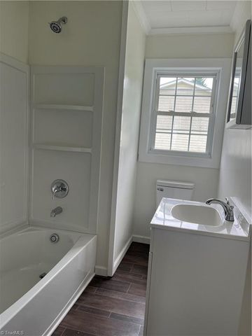 413 Leonford Street, Lexington, NC 27292